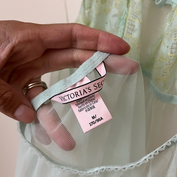 Victoria Secret Keyhole Neck Babydoll Lingerie - Picture 2 of 4